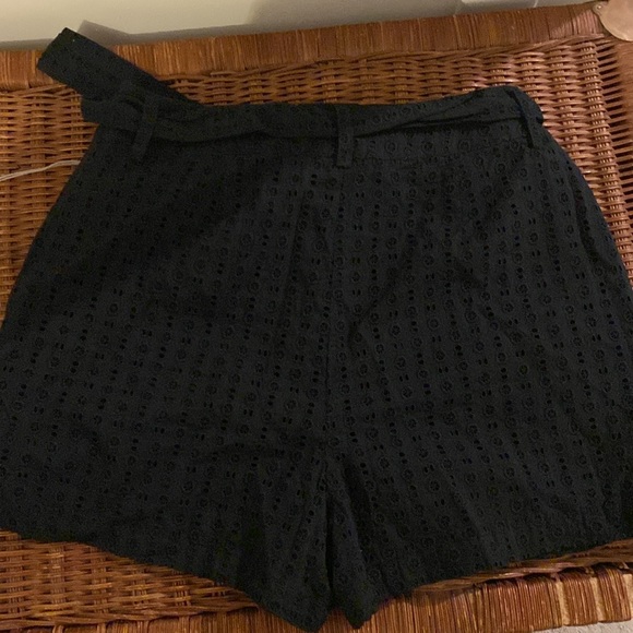 NWT Eyelet shorts - Picture 5 of 5